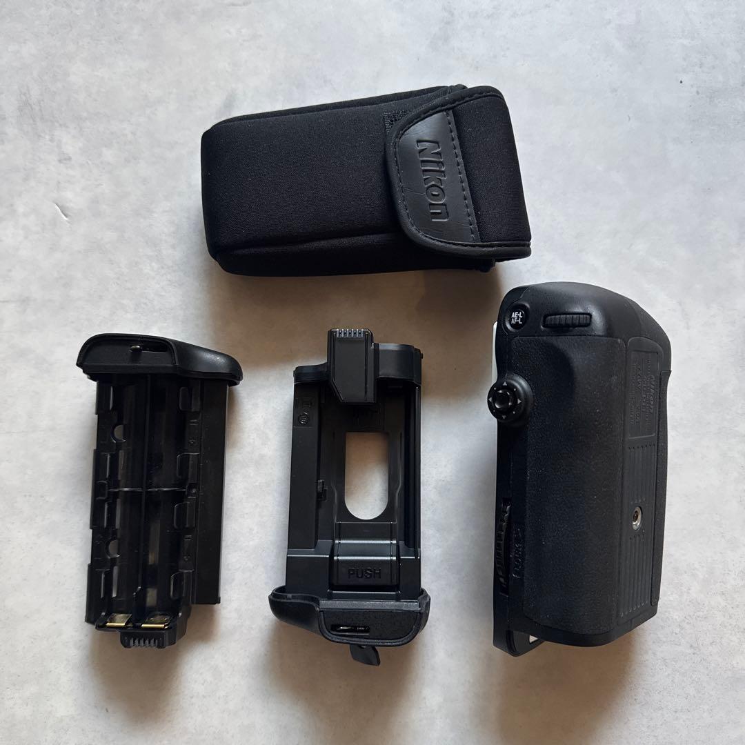 Nikon D600 デジタル一眼レフカメラ ボディ＋リモコン＋MB-D14