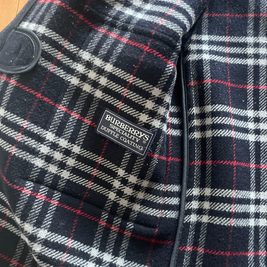 BURBERRYバーバリーのダッフルコート 裏地ノバチェック柄
