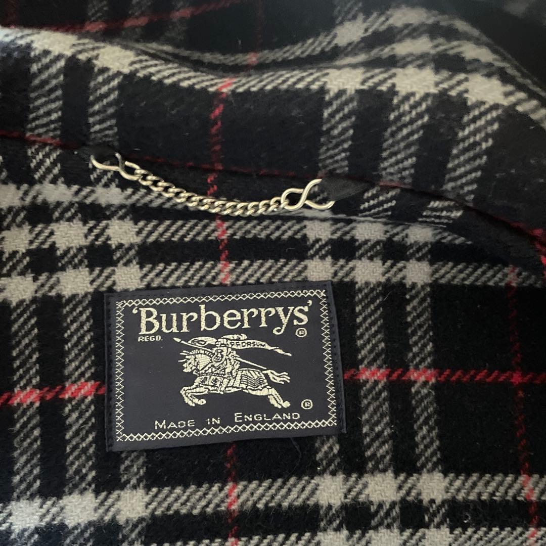 BURBERRYバーバリーのダッフルコート 裏地ノバチェック柄