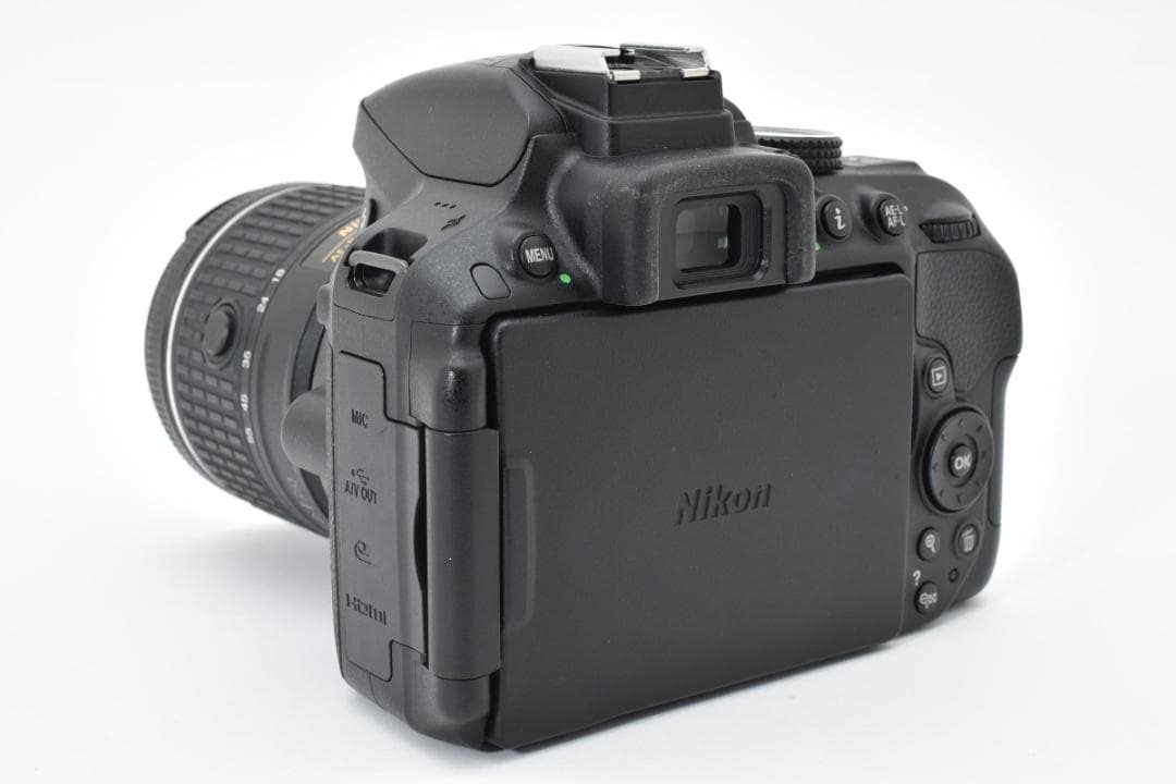 お値下げ歓迎・ほぼ新品 Nikon D5300 18-55 S数6773回 72