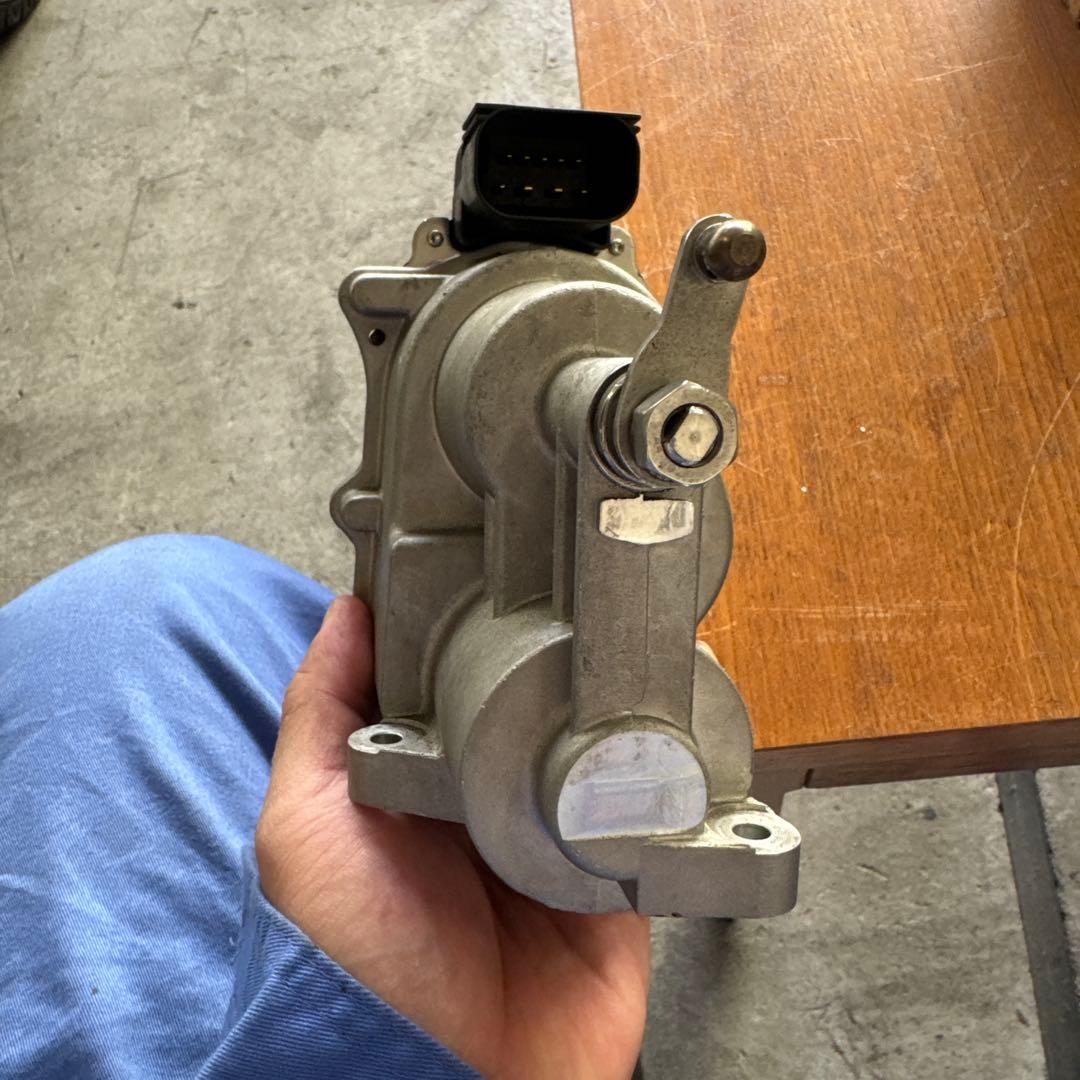  E92 m3 スロットルサーボモータ　強化ギア①