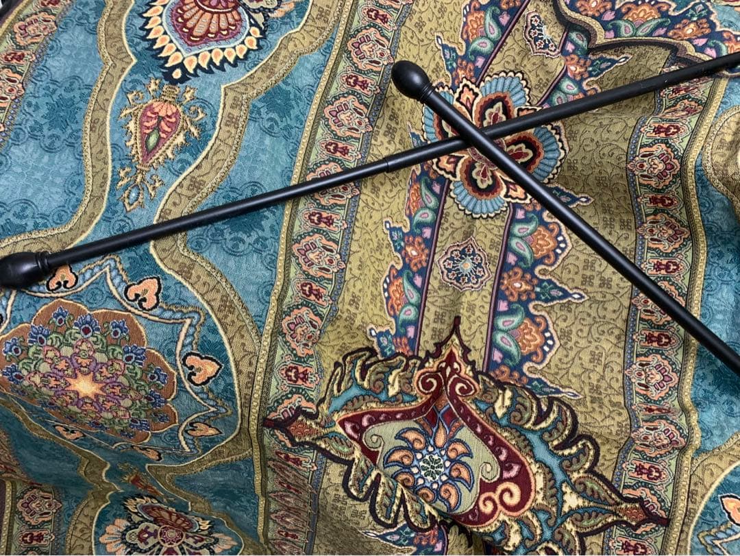 巨大な西洋柄のタペストリー 幅127 長さ160〜　鉄製の専用スティック付き