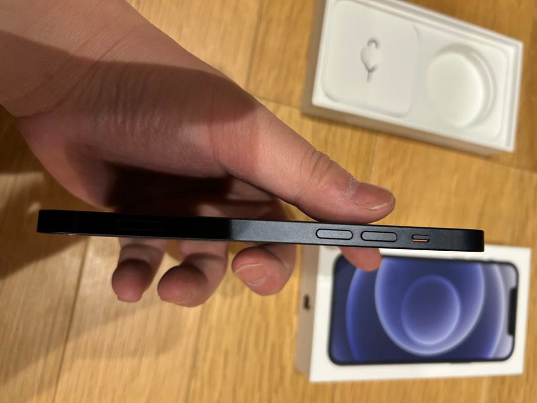 美品　Apple iPhone 12 ブラック 本体　SIMフリー