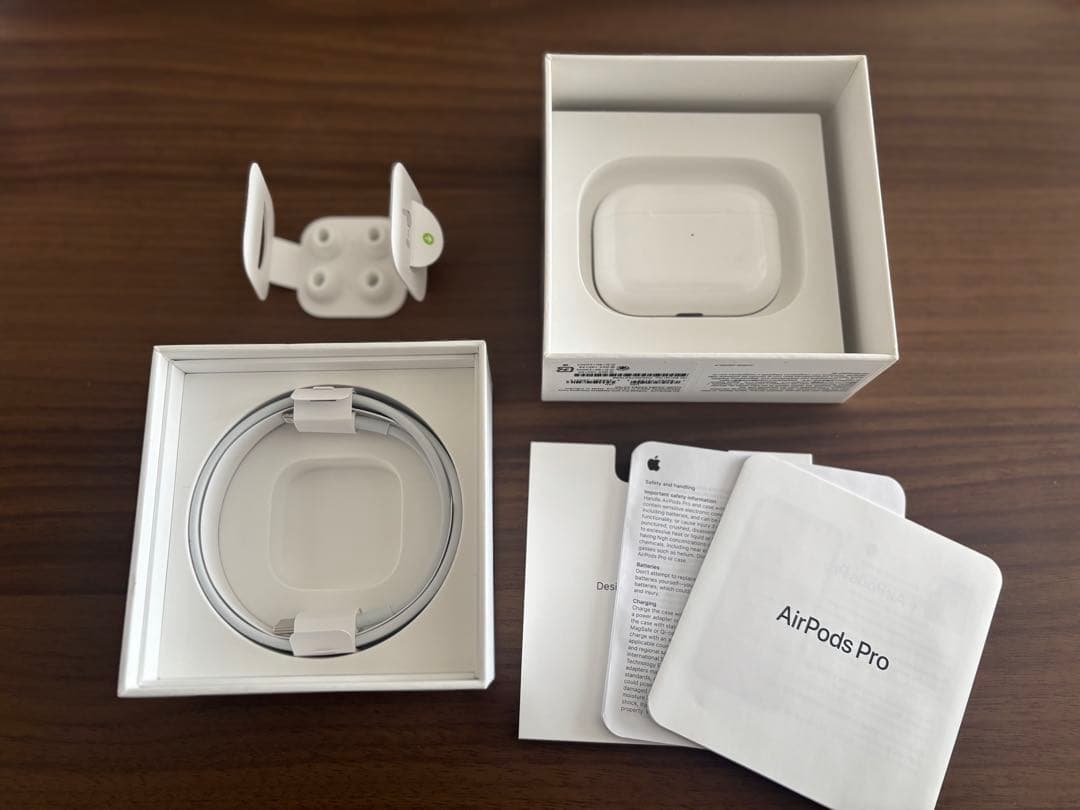 AirPods Pro 本体　lightning A2083