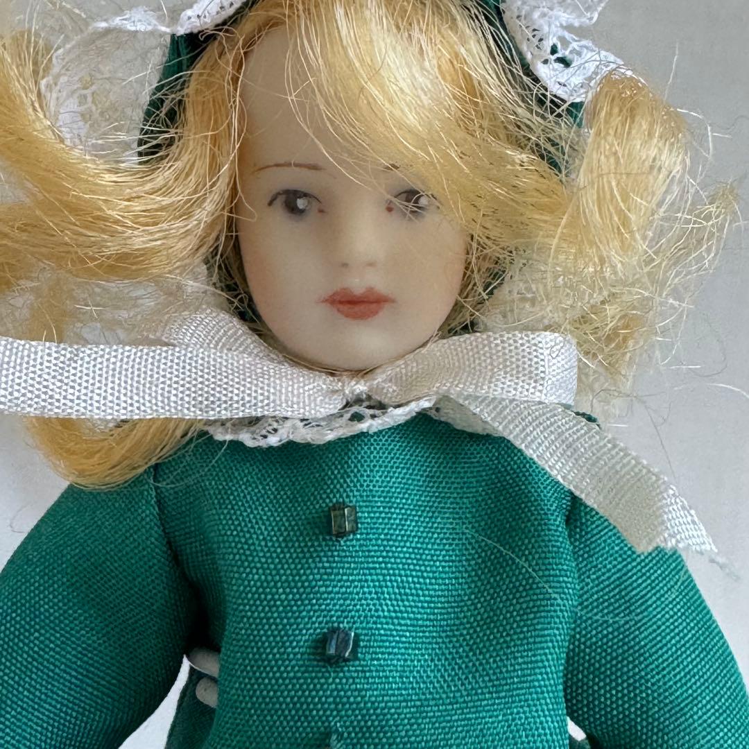 ミニチュアビスクドール　ミニョネット　身長11cm