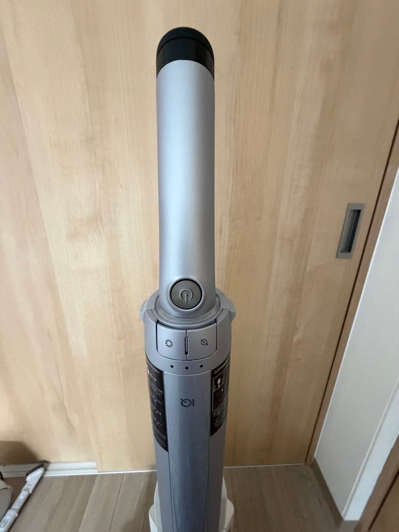 shark コードレススティッククリーナー　LC751JLV