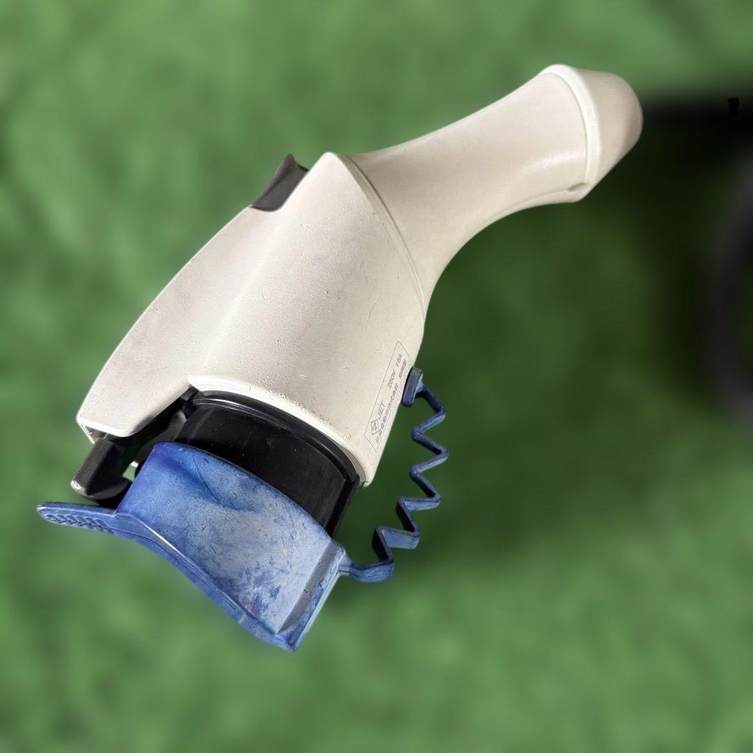 日産リーフ充電ケーブル