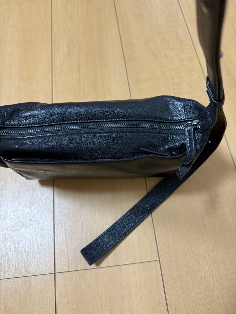 イアパピヨネ ボックスショルダーバッグ