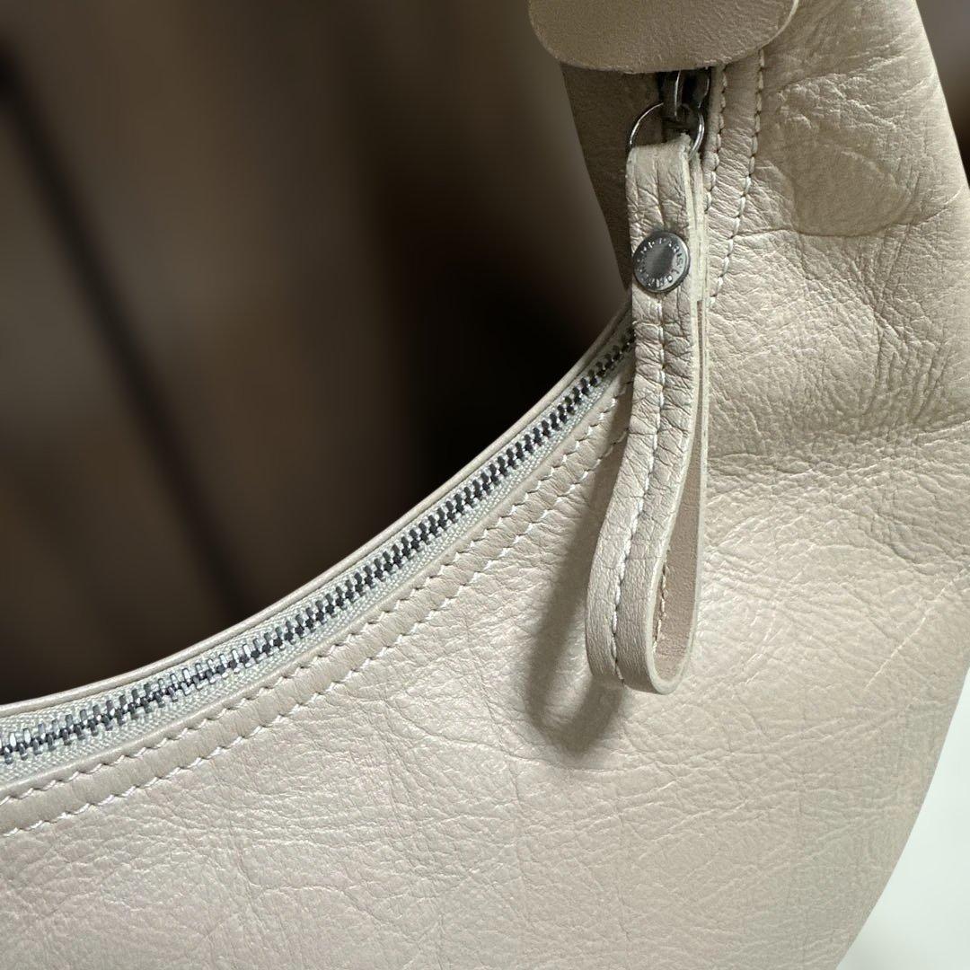 ロンシャン　ショルダーバッグ　レザー　ワンショルダー　ハーフムーン