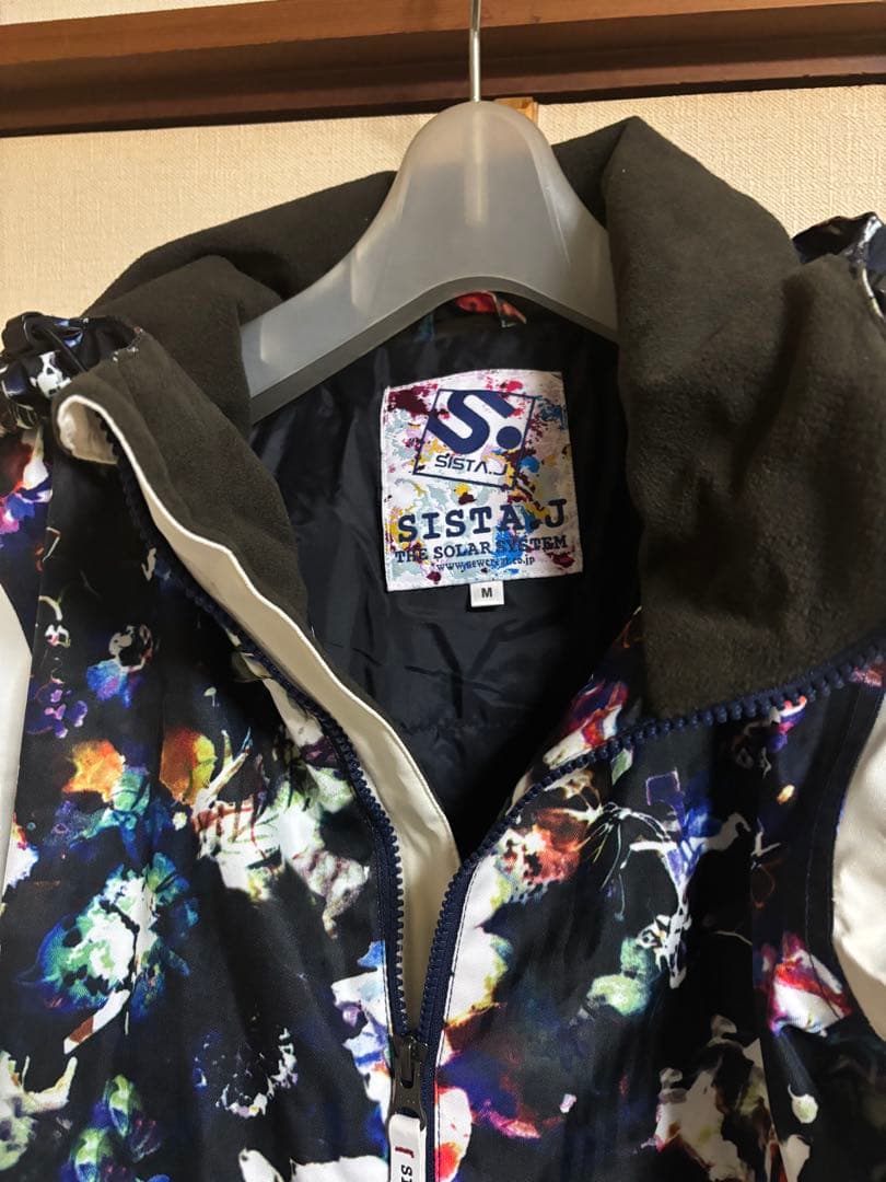 新品未使用 ウィンタースポーツ用ウェアセット（手袋・帽子付き）