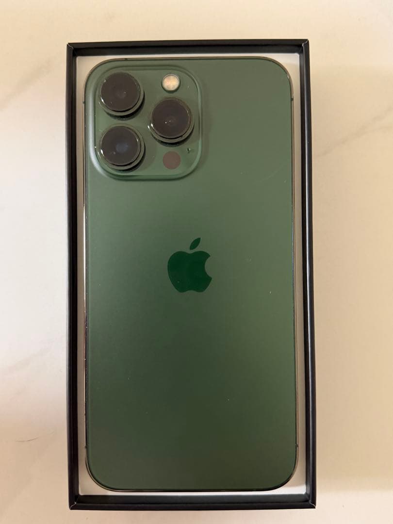 iPhone 13 Pro グリーン 本体 simフリー ＋純正シリコンケース