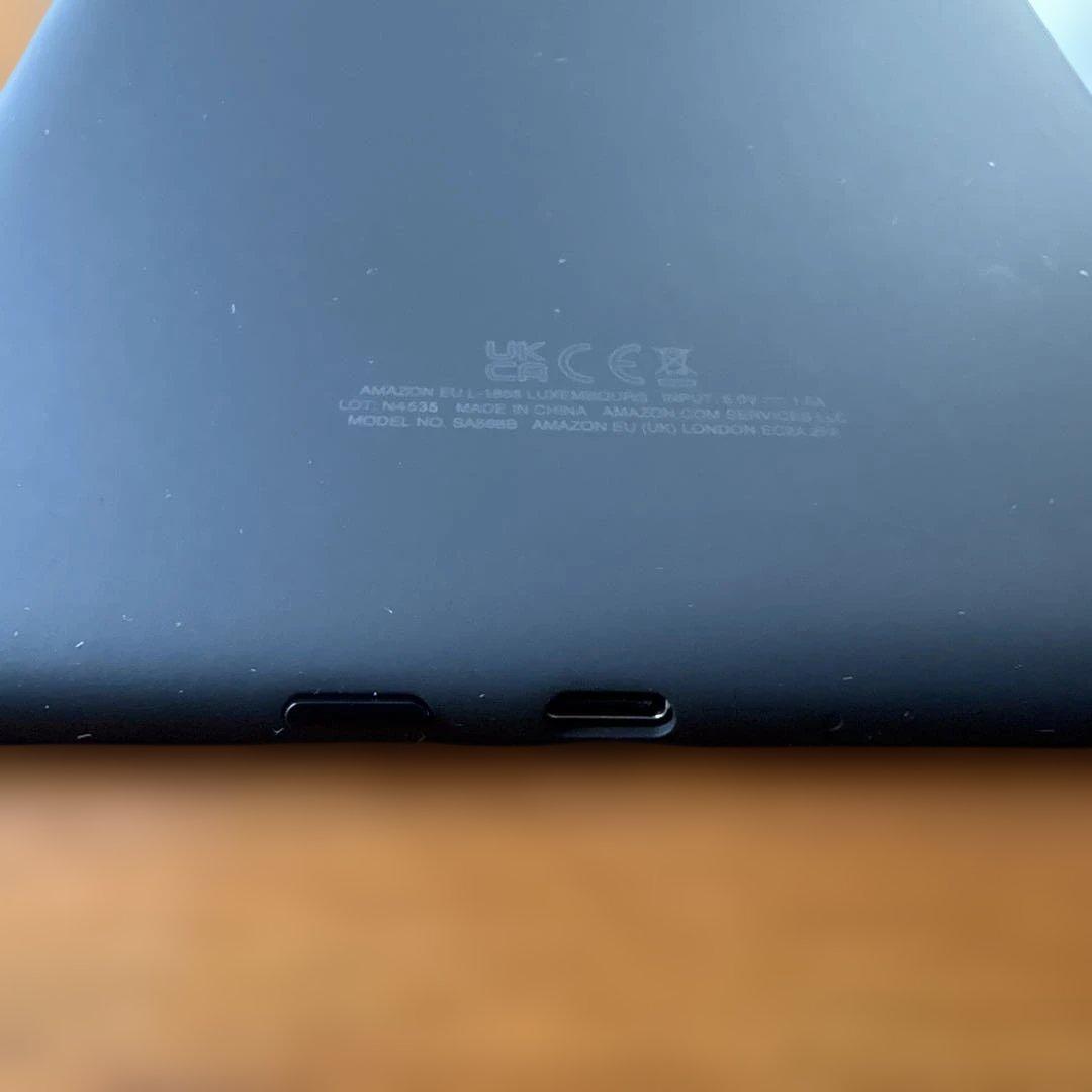 美品 Kindle Paperwhite 第12世代 16GB 純正カバー付き