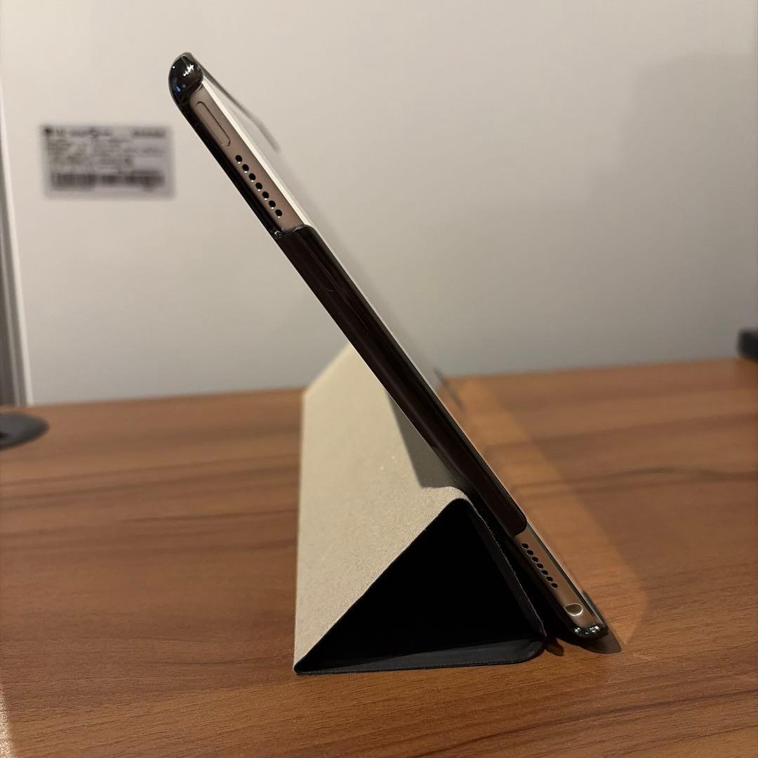 シルバー iPad 本体 9.7インチ 128GB ブラック カバー付き