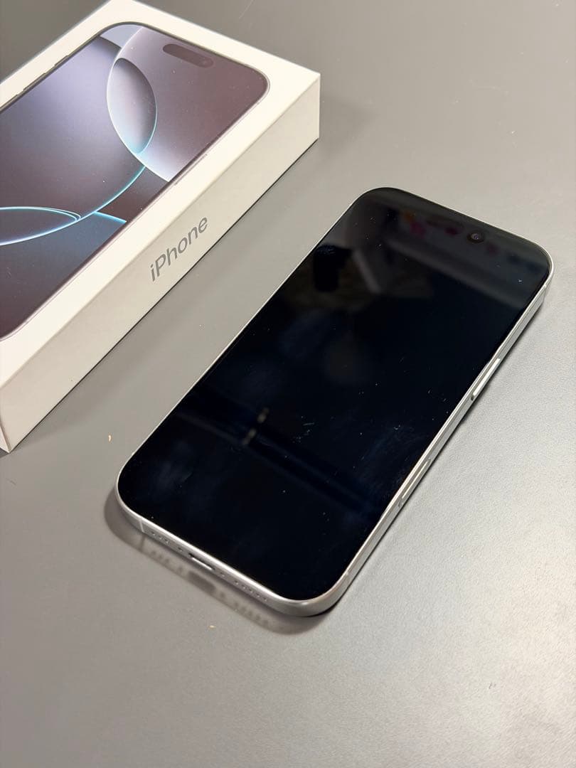 最終値下げ iPhone 16 pro 256GB ホワイトチタニウム