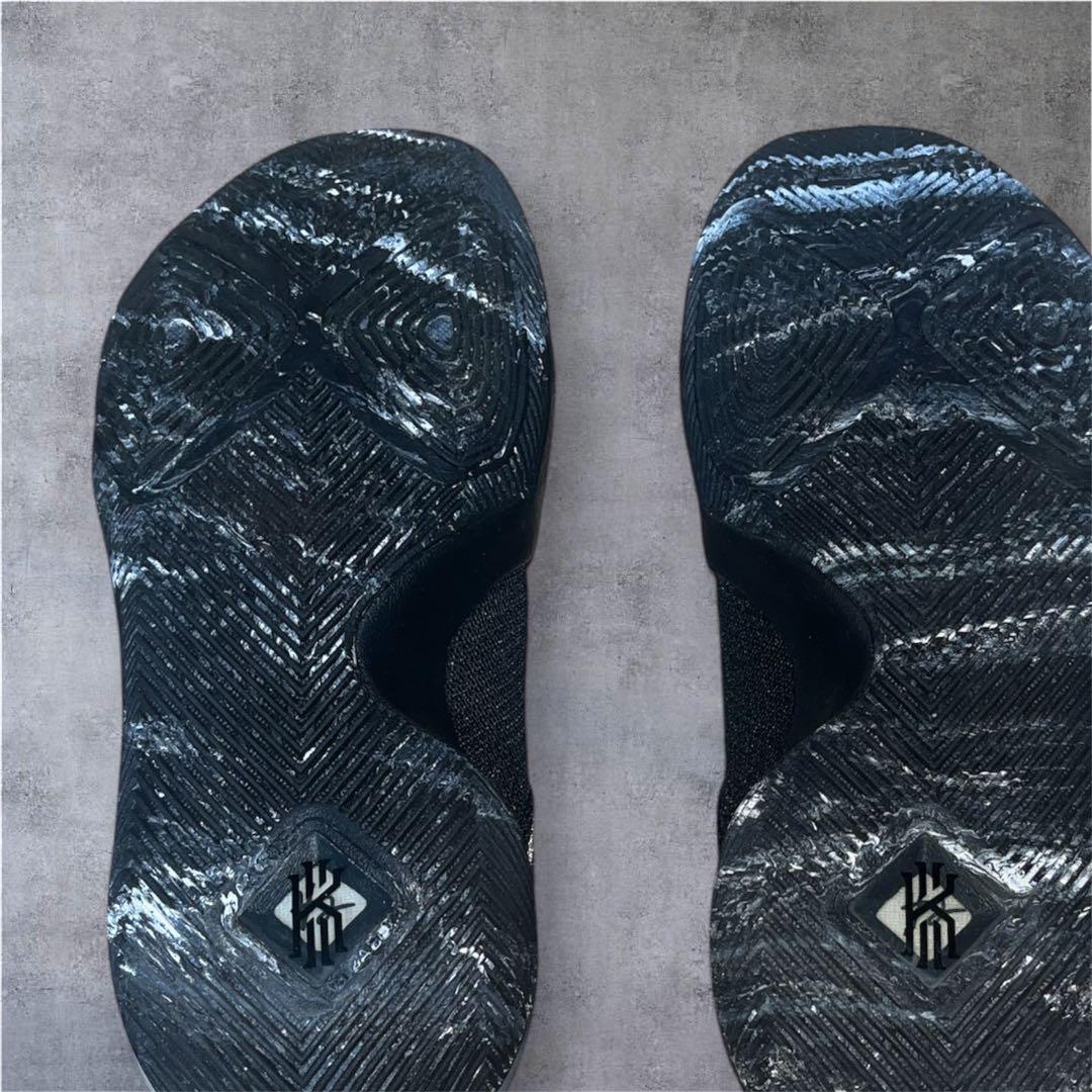 【新品未使用】kyrie3 Triple Black 26cm