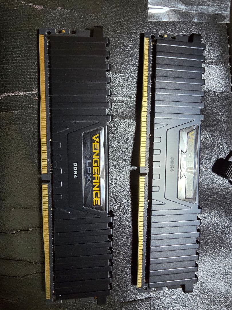 メモリー Corsair Vengeance LPX DDR4 16GB 2666MHz