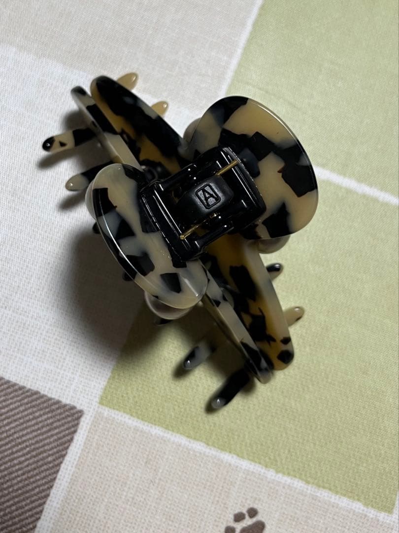 アレクサンドル ドゥ パリ ヘアクリップ M アルビノス