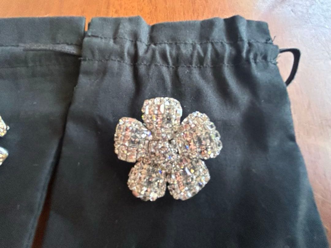 FOXEY★フォクシー★花形ビジュー ブローチ 2個セット★