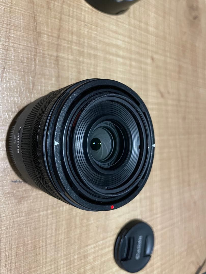 Canon　RF35mm F1.8 マクロ IS STM