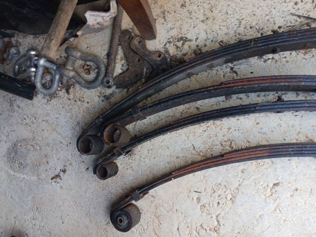 ジムニー　ja11　社外リーフスプリング