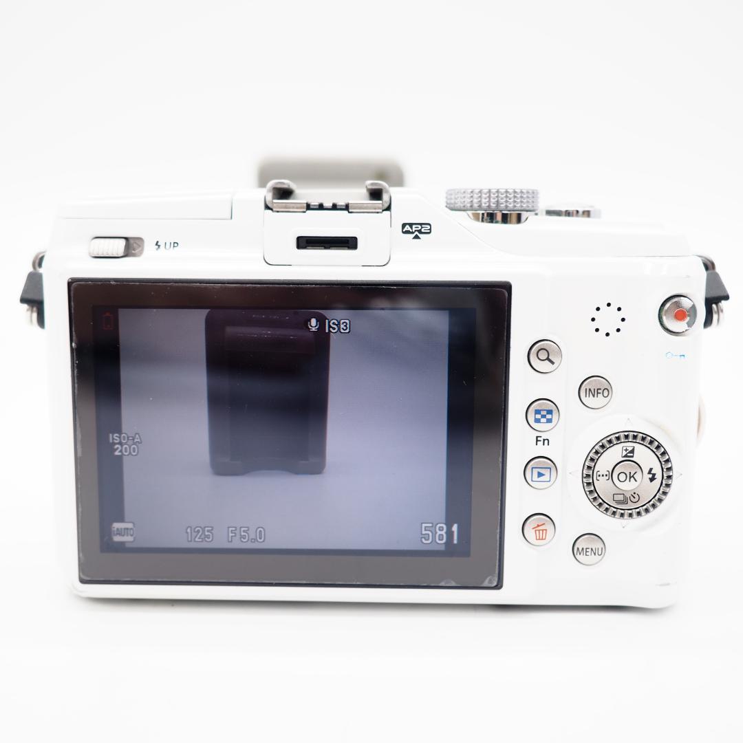 OLYMPUS ミラーレス一眼 PEN E-PL2 ホワイト