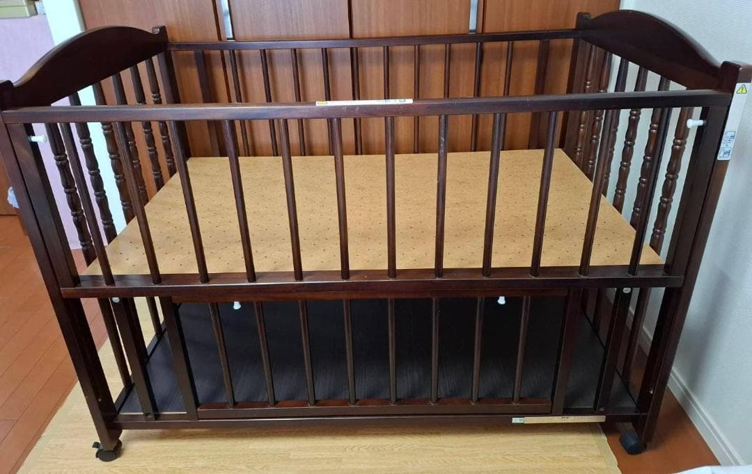日本製 ベビーベッド ダークブラウン　木製　レギュラーサイズ