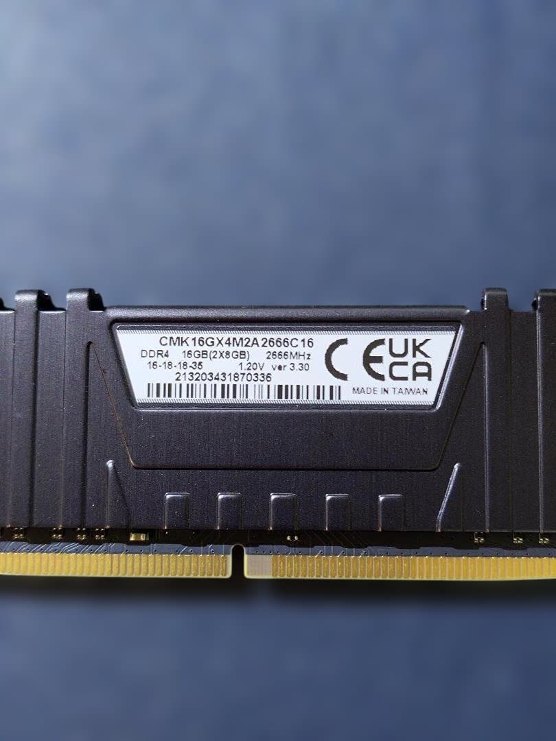 DDR4 メモリー consair cmk16gx4m2a2666c16 x4