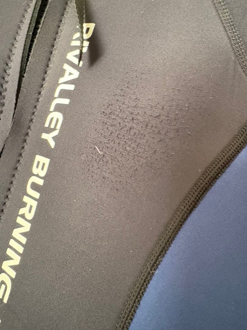 RIVALLEY BURNING BLOOD ウェットスーツ　ヒラスズキ　平鱸