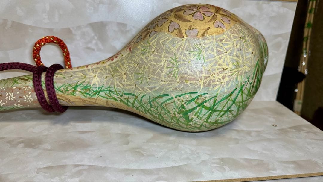 着物の絵付け師/逸品/ひょうたん/瓢箪/オブジェ/縁起物/組紐付き