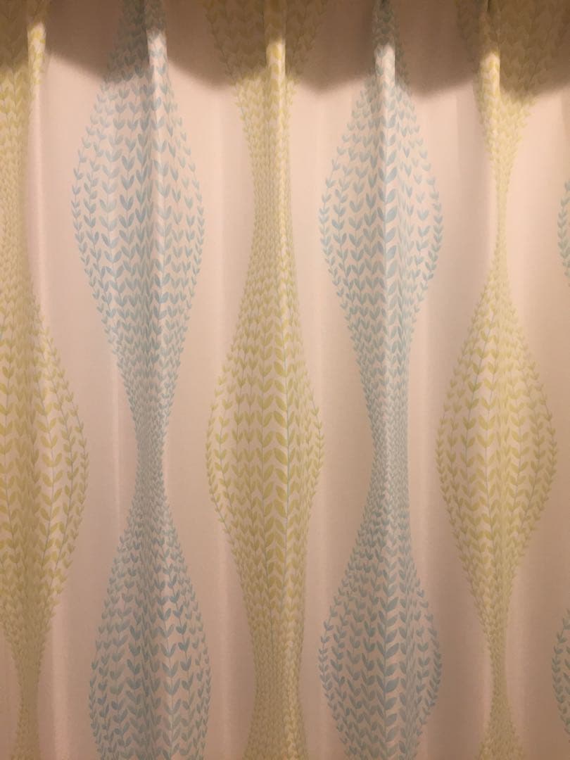 びっくりカーテン 北欧デザイン 遮光2級 ヌップグリーン