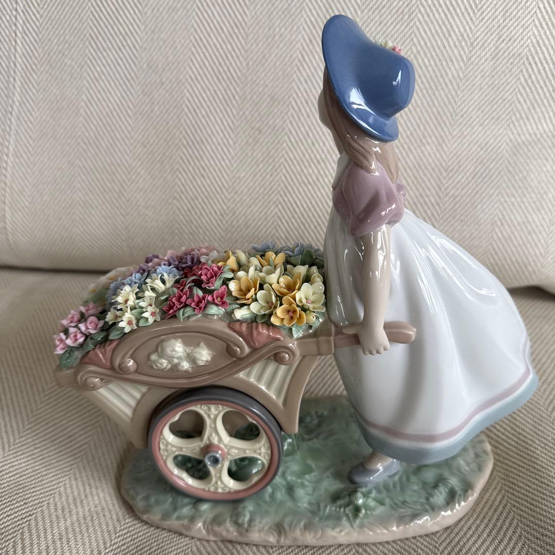 美品　Lladro リヤドロ 可愛いお花屋さん 6521 フィギュリン