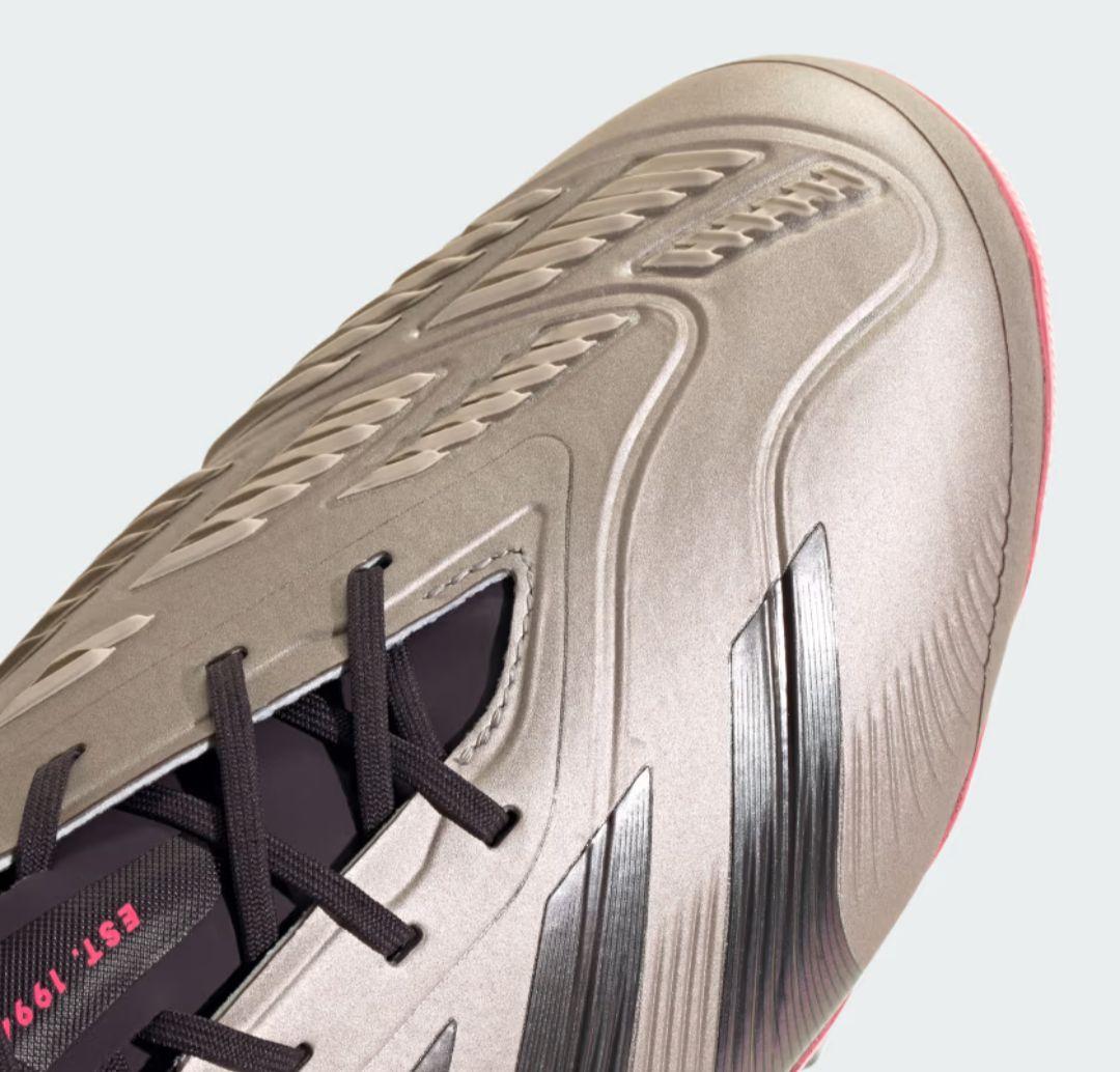 【新品未使用】トップモデル スパイク PREDATOR Elite HG/AG