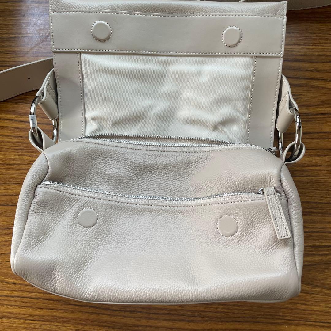 BEARDSLEYビアズリー レザー ボディバッグ ショルダーバッグ