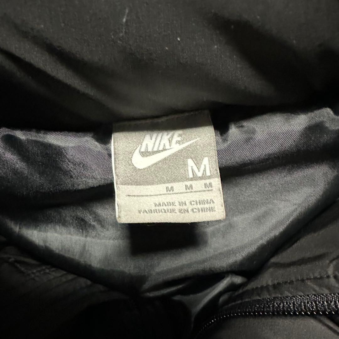 未使用級美品　ナイキNIKE ベンチコート　ダウンコート　ブラック　サイズM 黒
