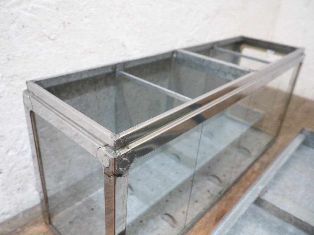 1325 昭和レトロなブリキのガラスケース　飾り棚　駄菓子屋　陳列棚　ビンテージ