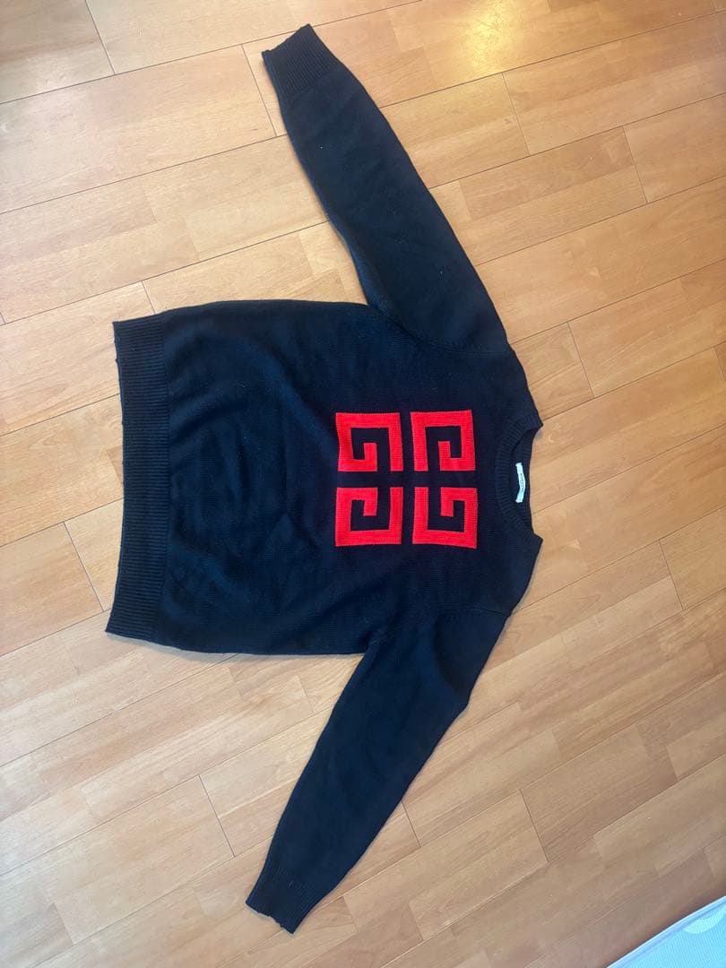 Givenchy ニットセーター 黒・赤