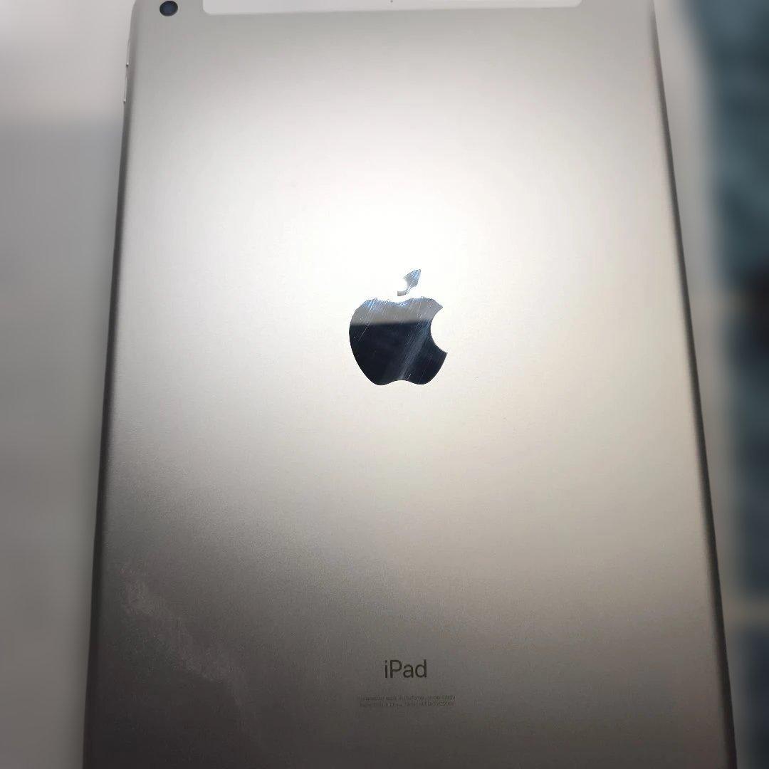 ゆ*な様 達*様 iPad 第8世代 32GB セルラーモデル 32GBシルバー