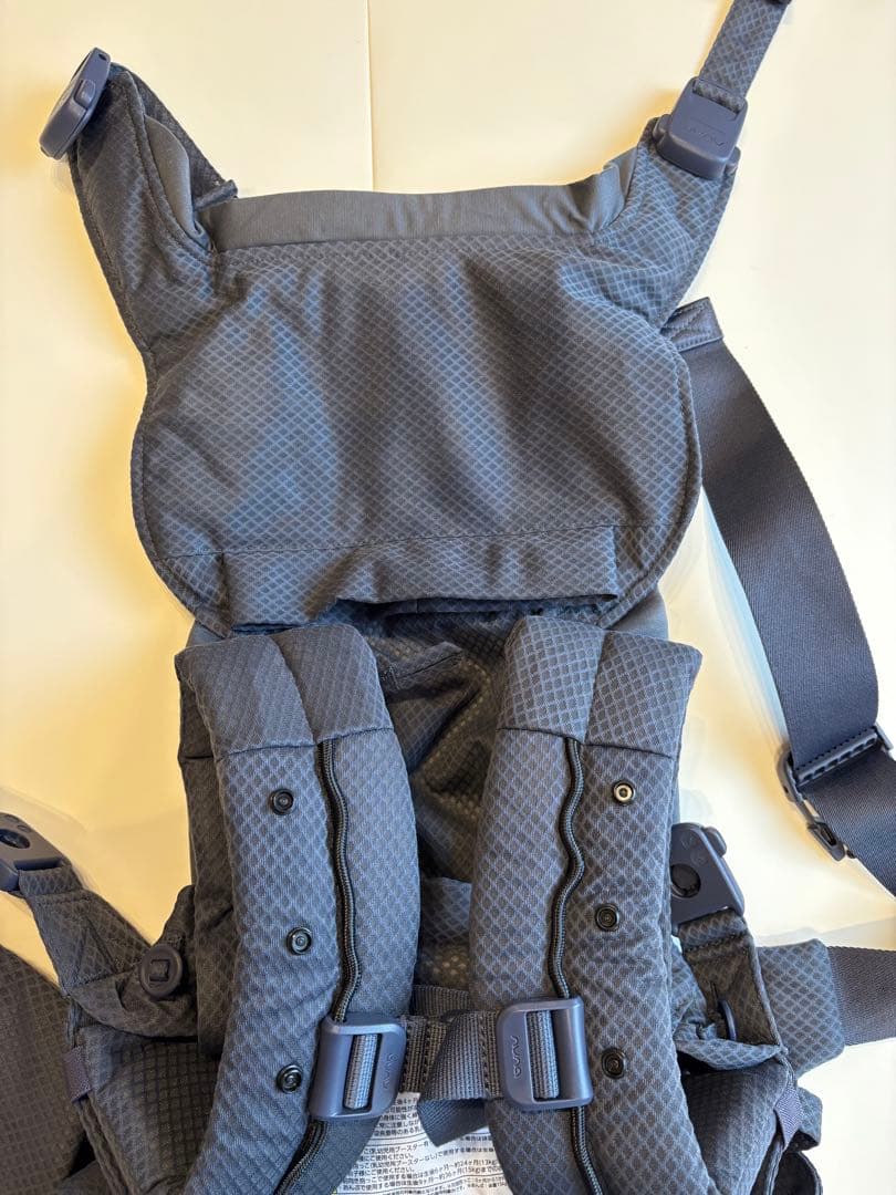 【美品 お値段相談可】ヌナ カドルNUNA Cudl Clik 抱っこ紐 デニム