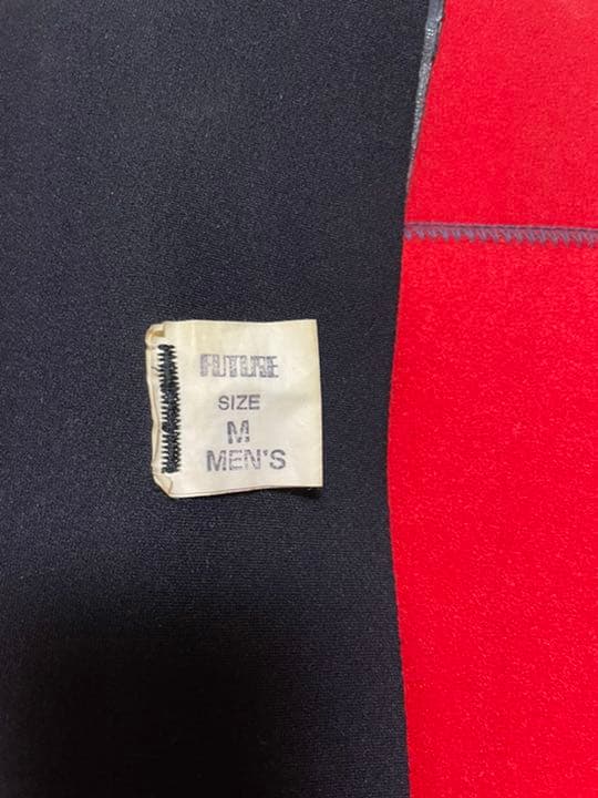 FUTURE ウエットスーツ　サイズ　メンズM