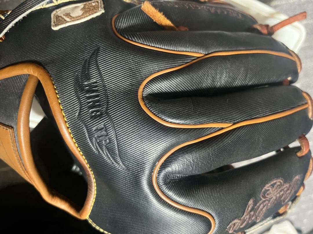 日本未発売ローリングス 硬式 投手用 兼内野手用デニムグラブ