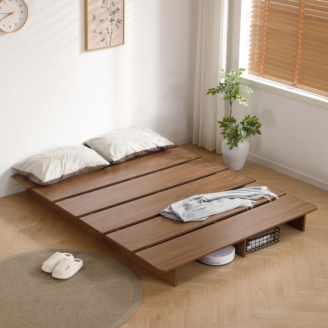 【幅140cm】ベッド　脚付き　木目調　コンパクト　BROWN