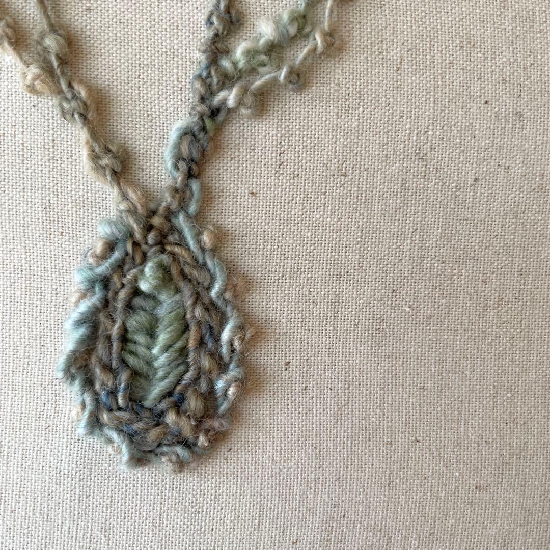 【一点もの】『手紡ぎ糸のお花. c'』手刺繍ファブリックパネル