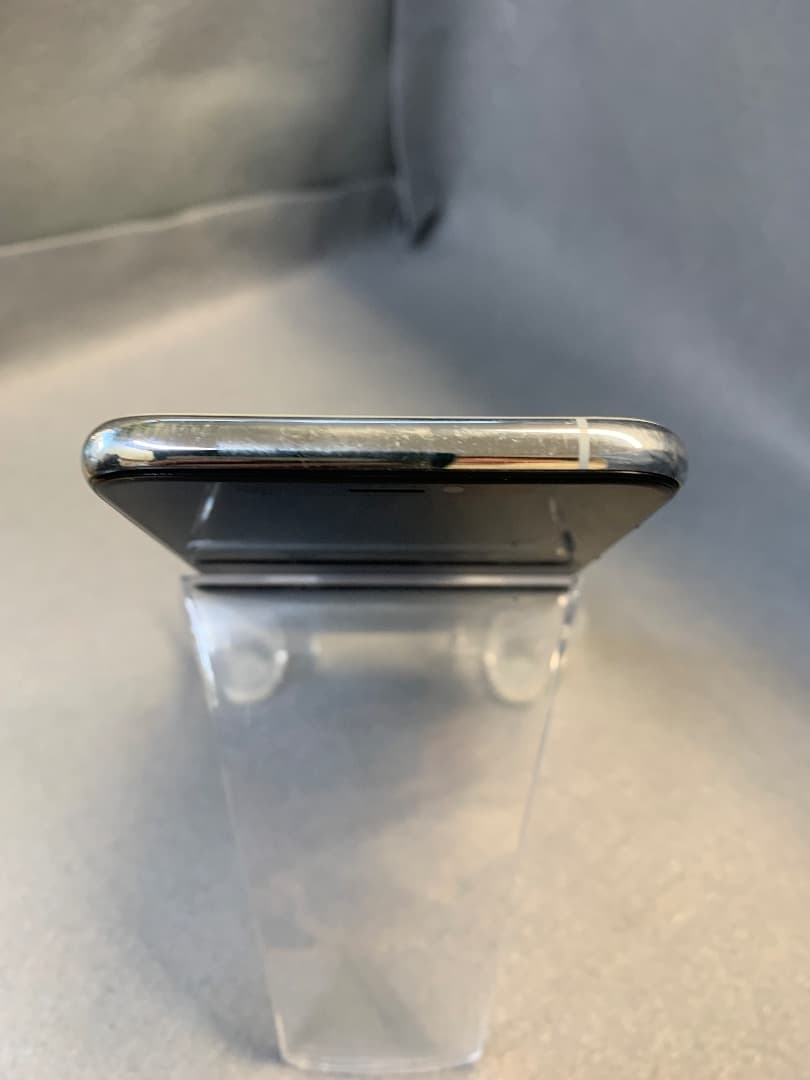 美品　国内版　SIMフリー　iPhoneXS 64GB ホワイト色