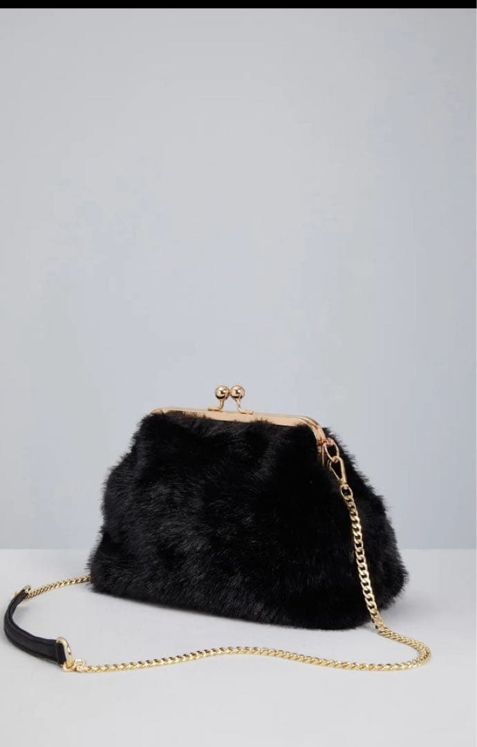 Max Mara ブラックファー ショルダーバッグ（新品）