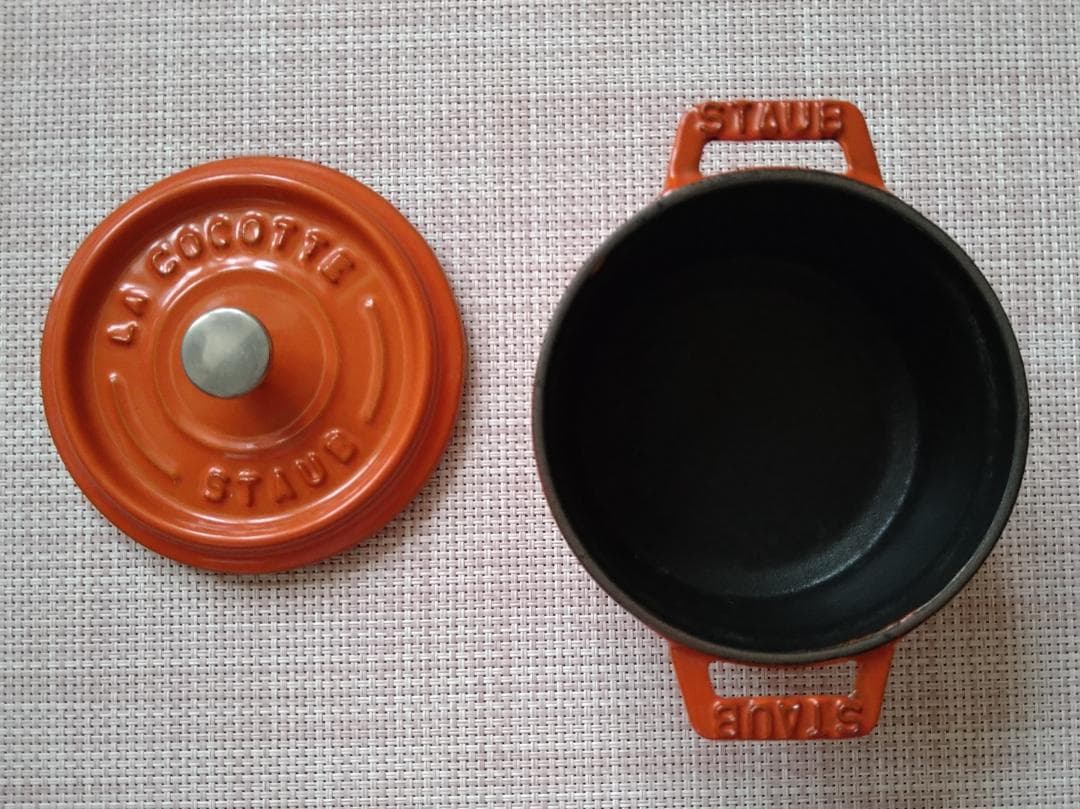 Staub　ピコ・ココット　10cm　３個とスタンドのセット
