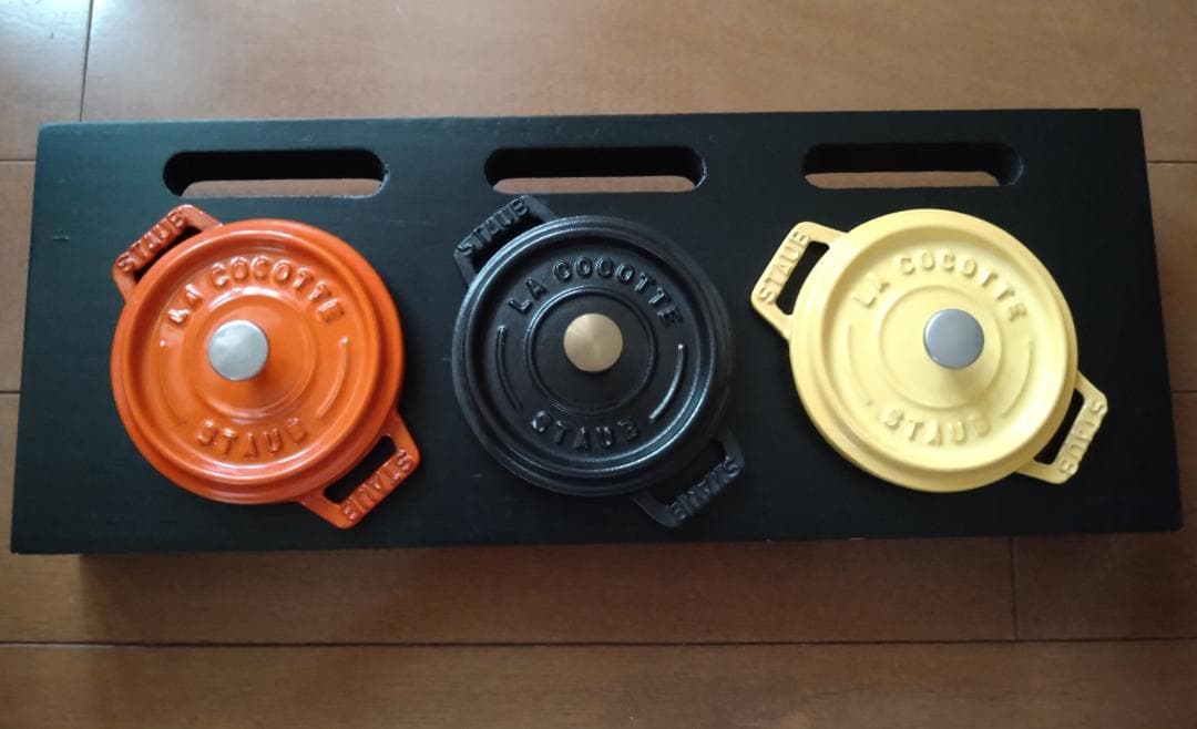 Staub　ピコ・ココット　10cm　３個とスタンドのセット