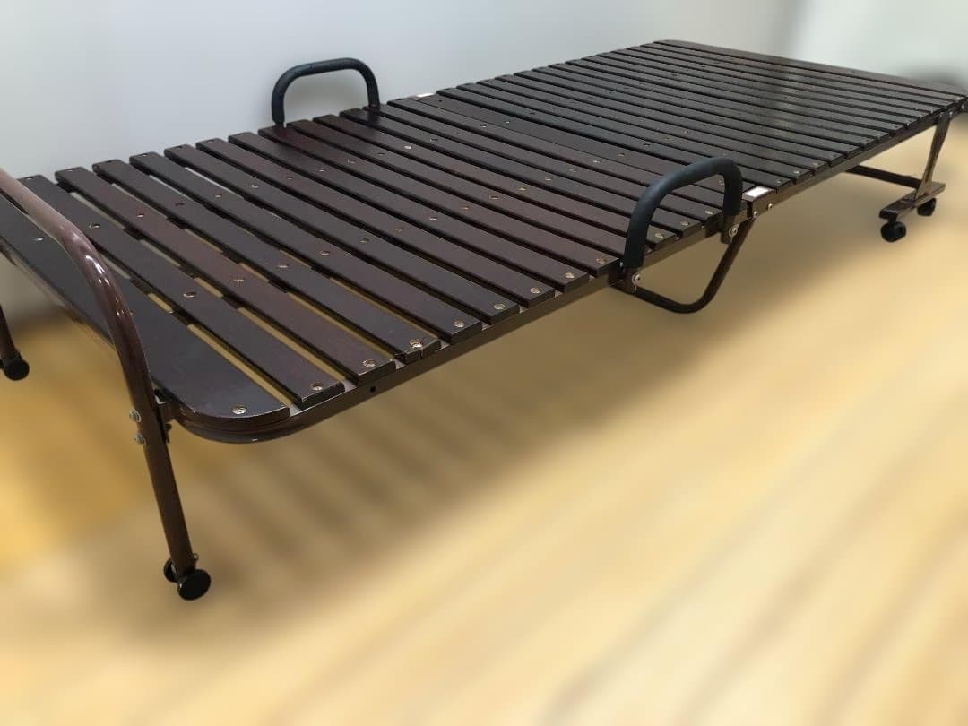 送料無料 折りたたみベッド 木製すのこ シングル相当 キャスター付 251214