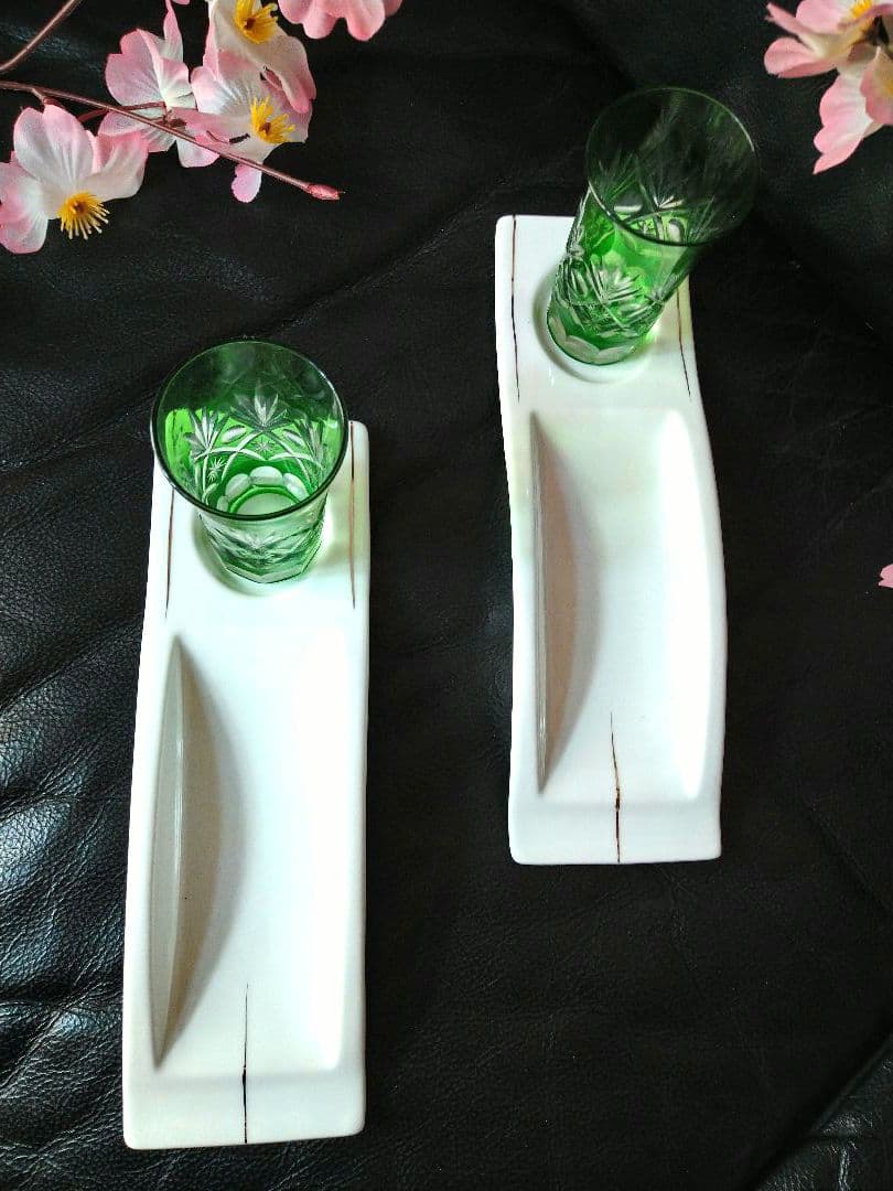 ♥オシャレな【豪華に８角切子グラス付】♥【２ステージ演出素敵な白長皿】ダブル4組