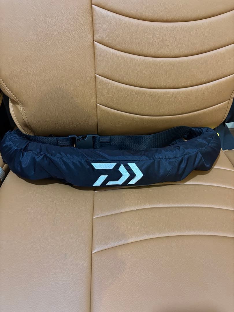 Daiwa DF-2724 自動膨張式ライフジャケット