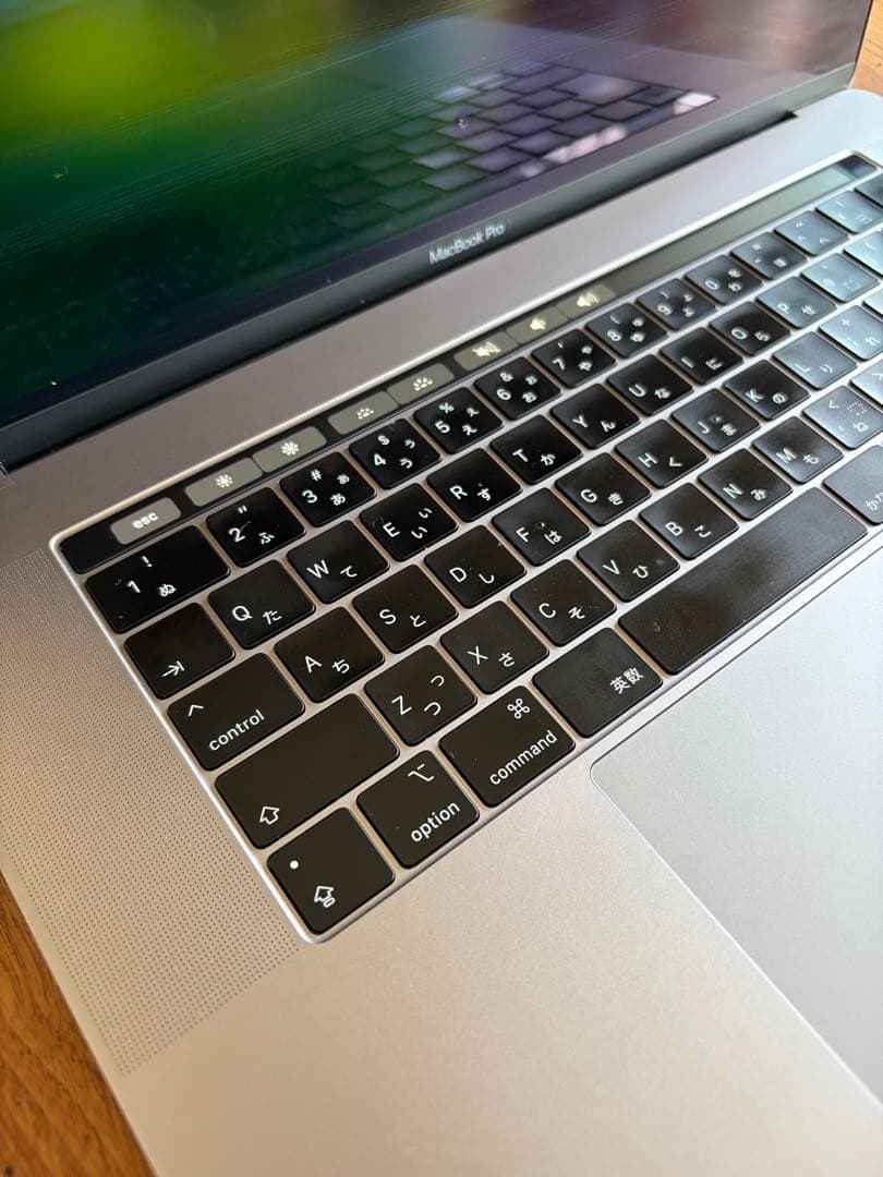 MacBookPro 2018 メモリ16GB ストレージ256GB